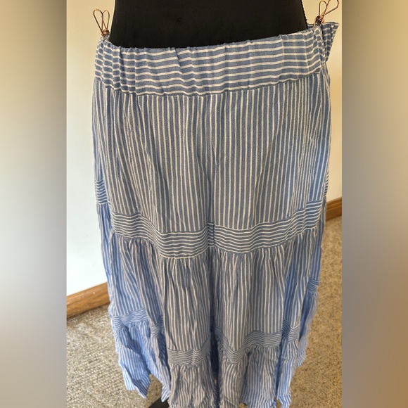 Banana Republic maxi skirt size large - Picture 2 of 4